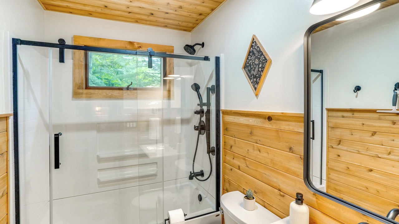 Photo of Bathroom in Round Top