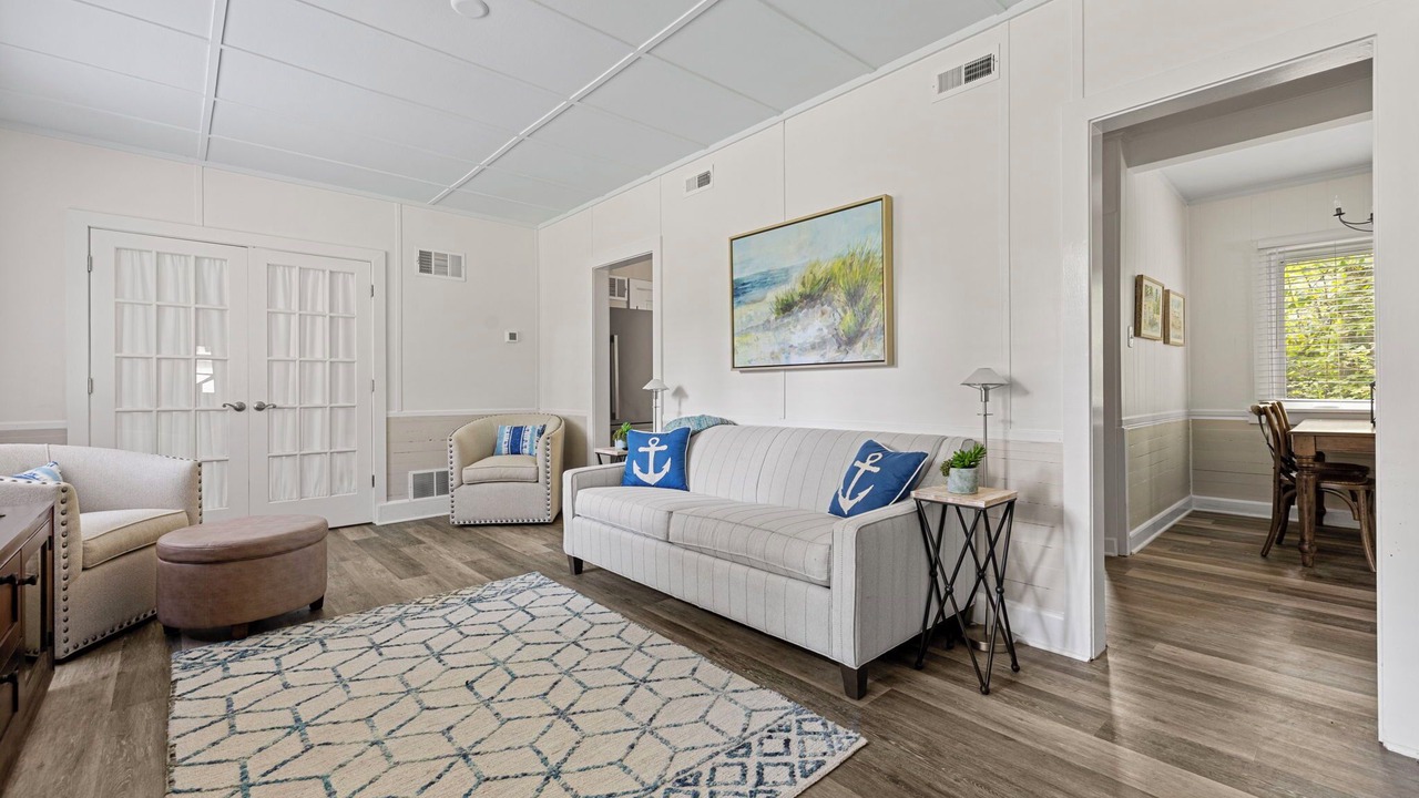 Photo of Bedroom in Lakeside