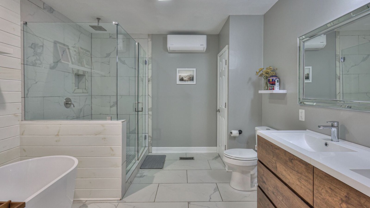 Photo of Bathroom in Charlotte Park
