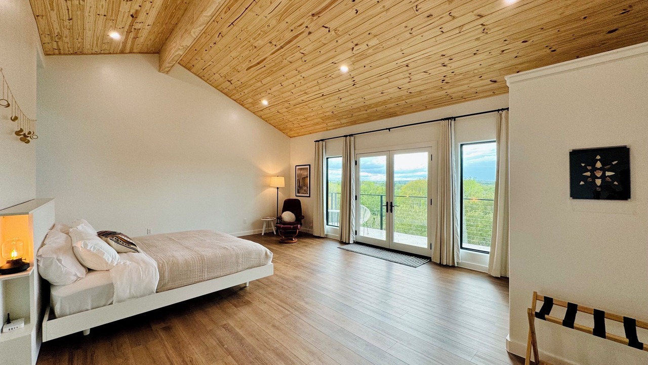 Photo of Bedroom in Cedar Creek