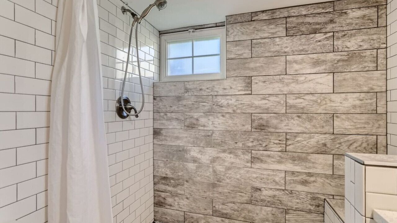 Photo of Bathroom in Cole