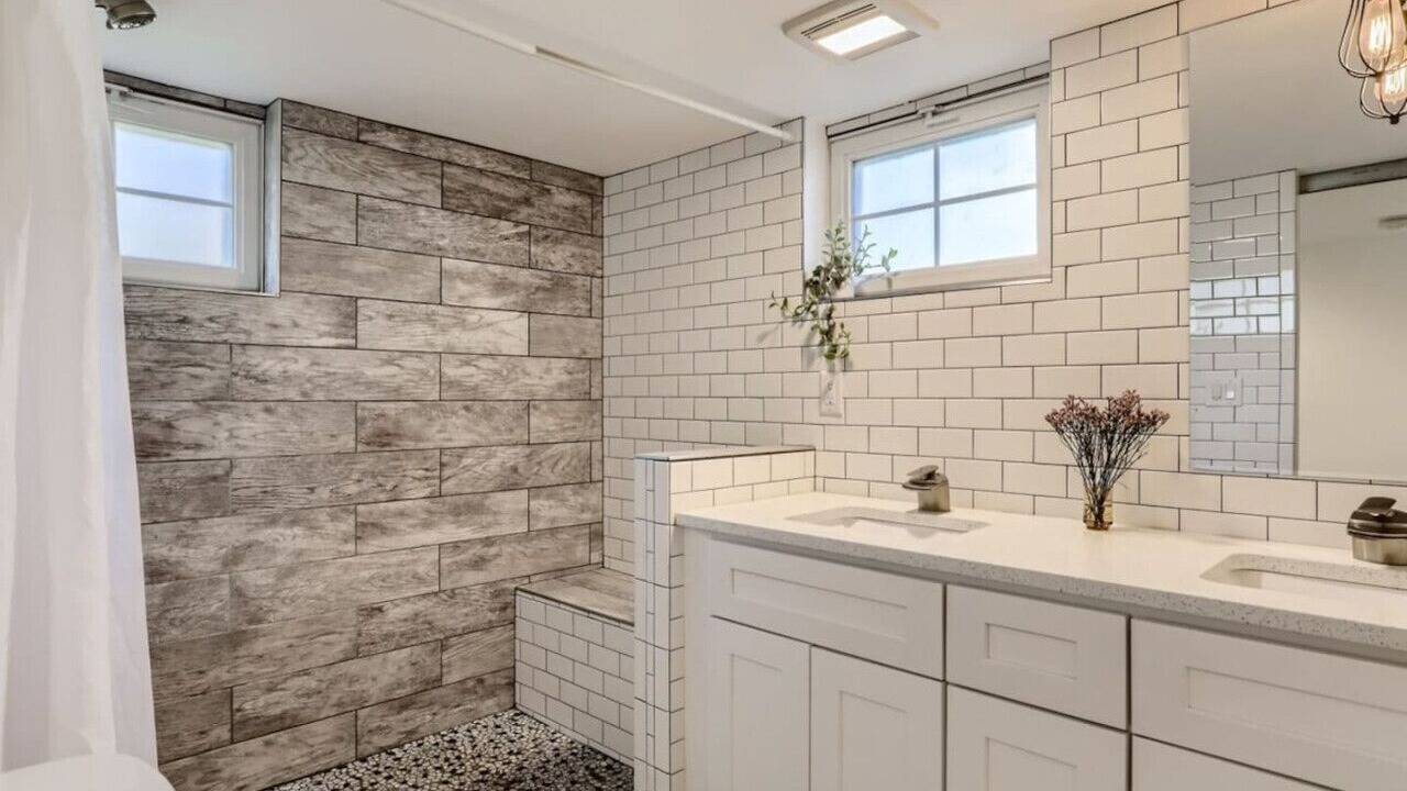 Photo of Bathroom in Cole