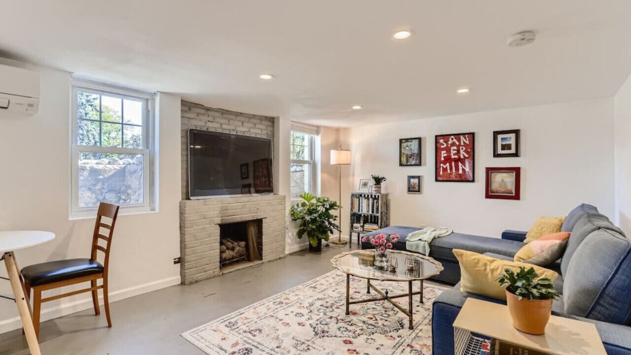 Photo of Livingroom in Cole