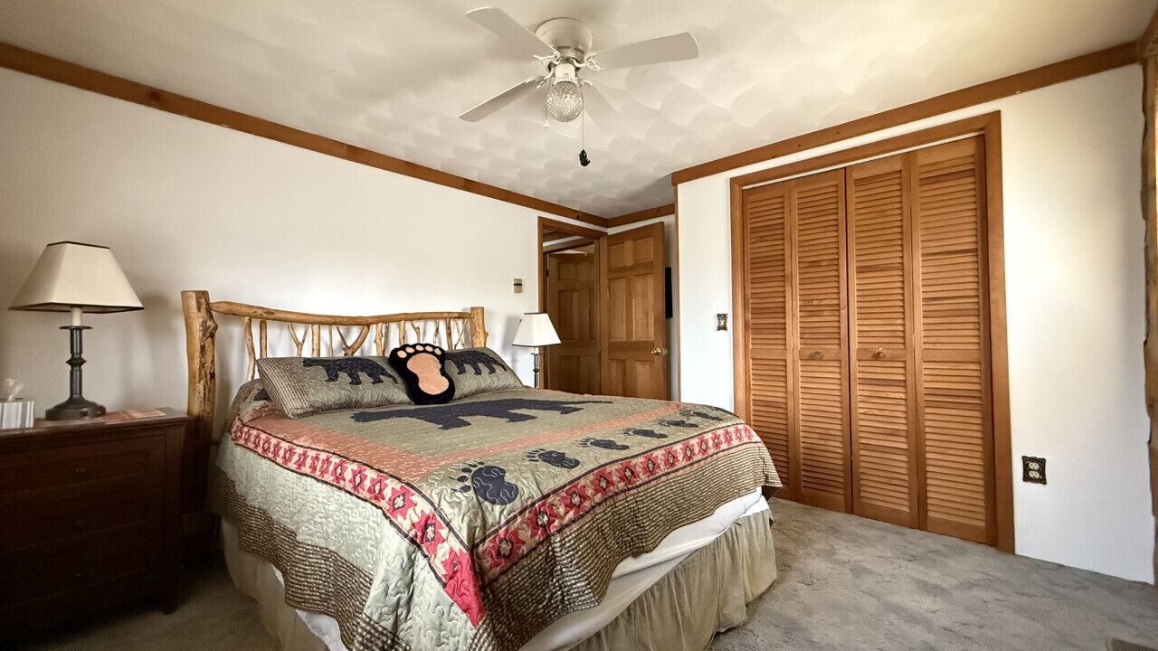 Photo of Bedroom in Alpine Lake