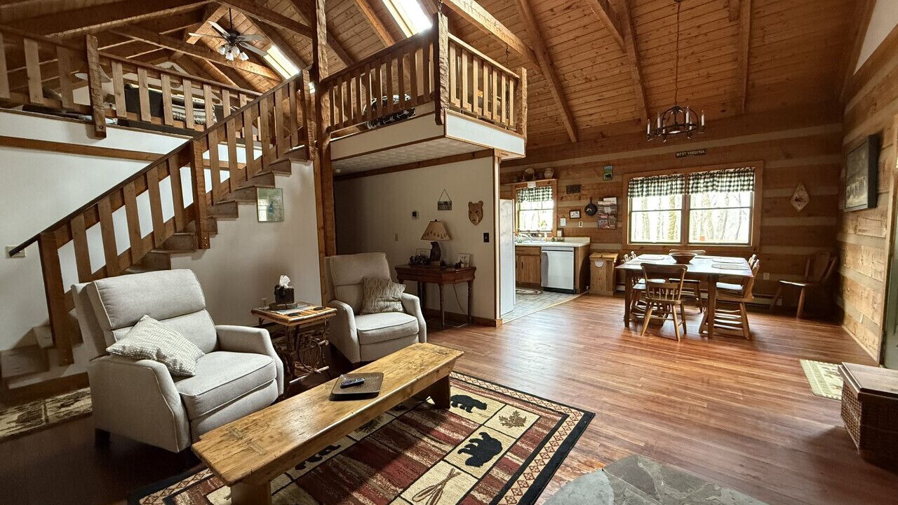 Photo of Livingroom in Alpine Lake