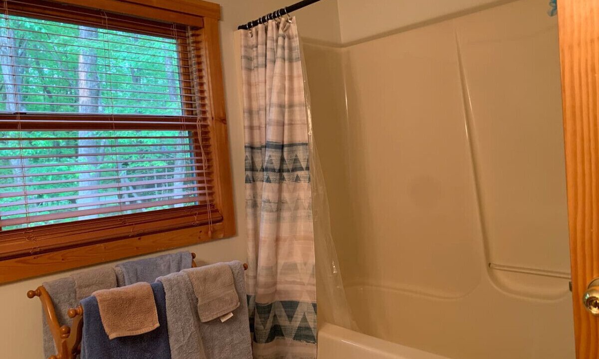 Photo of Bathroom in Alpine Lake