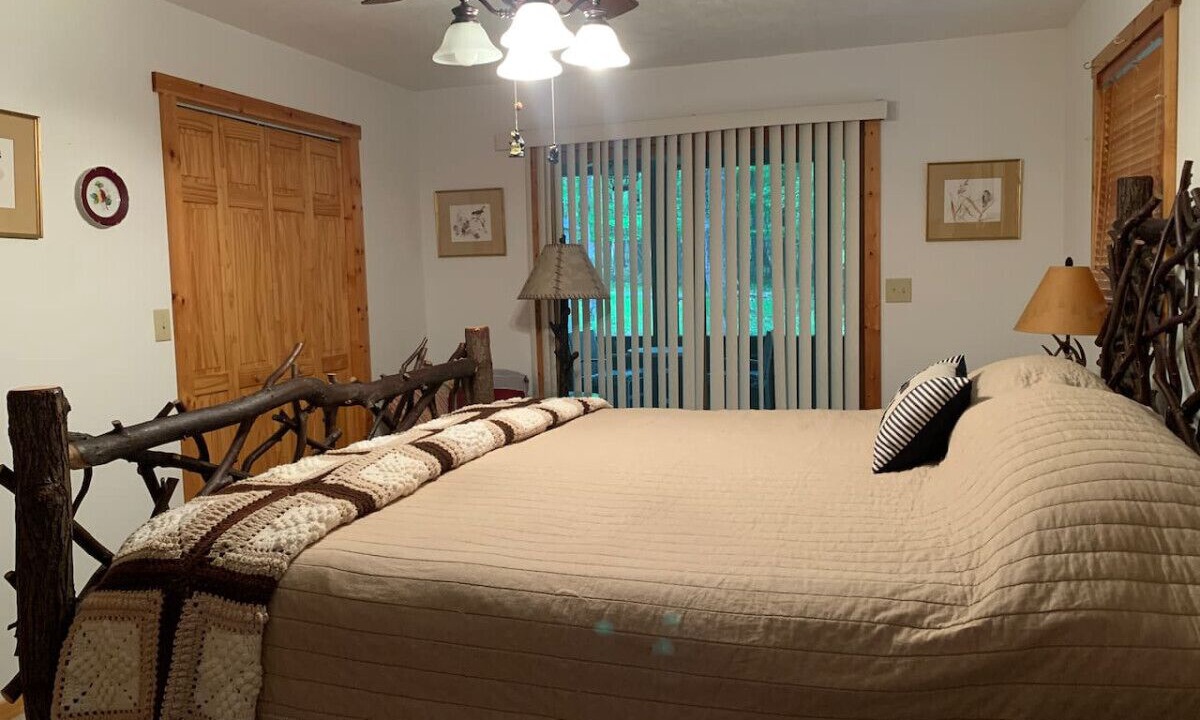 Photo of Bedroom in Alpine Lake