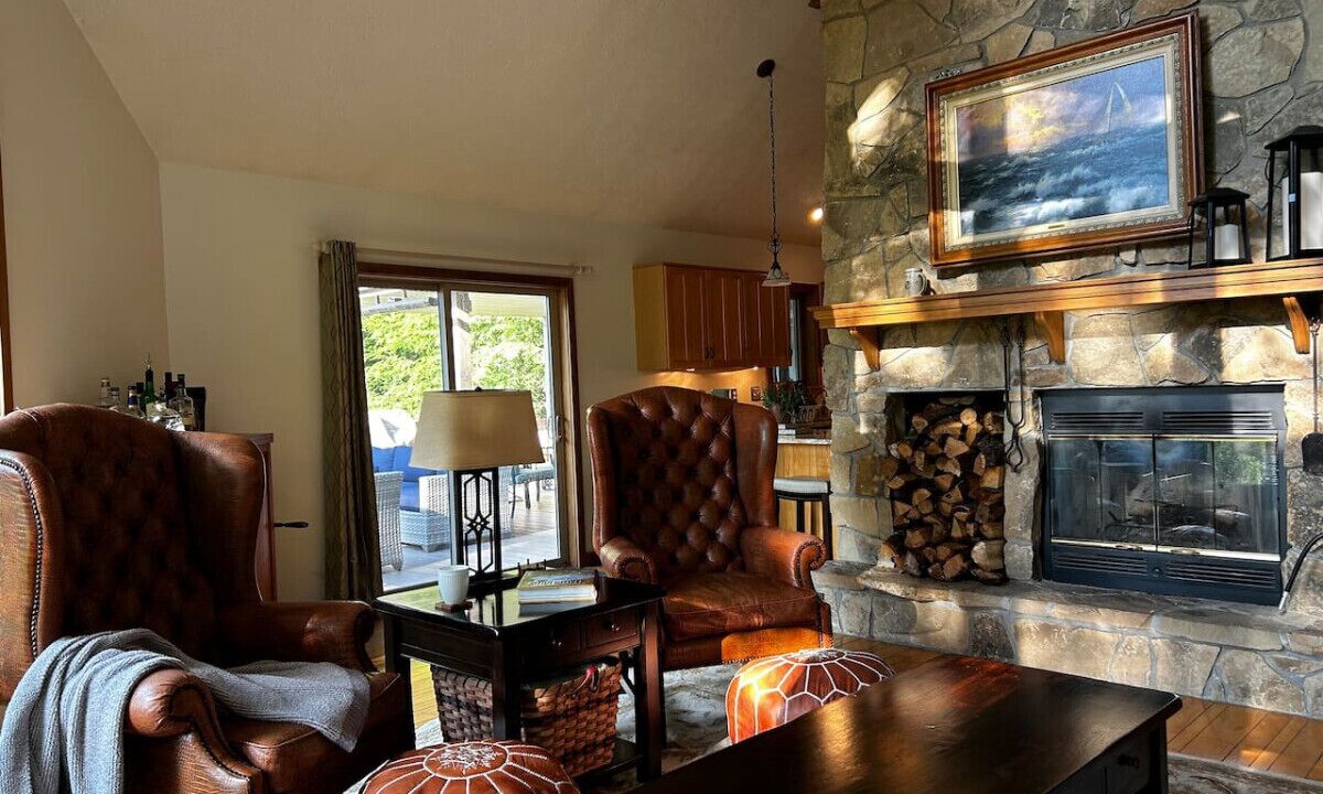 Photo of Livingroom in Alpine Lake