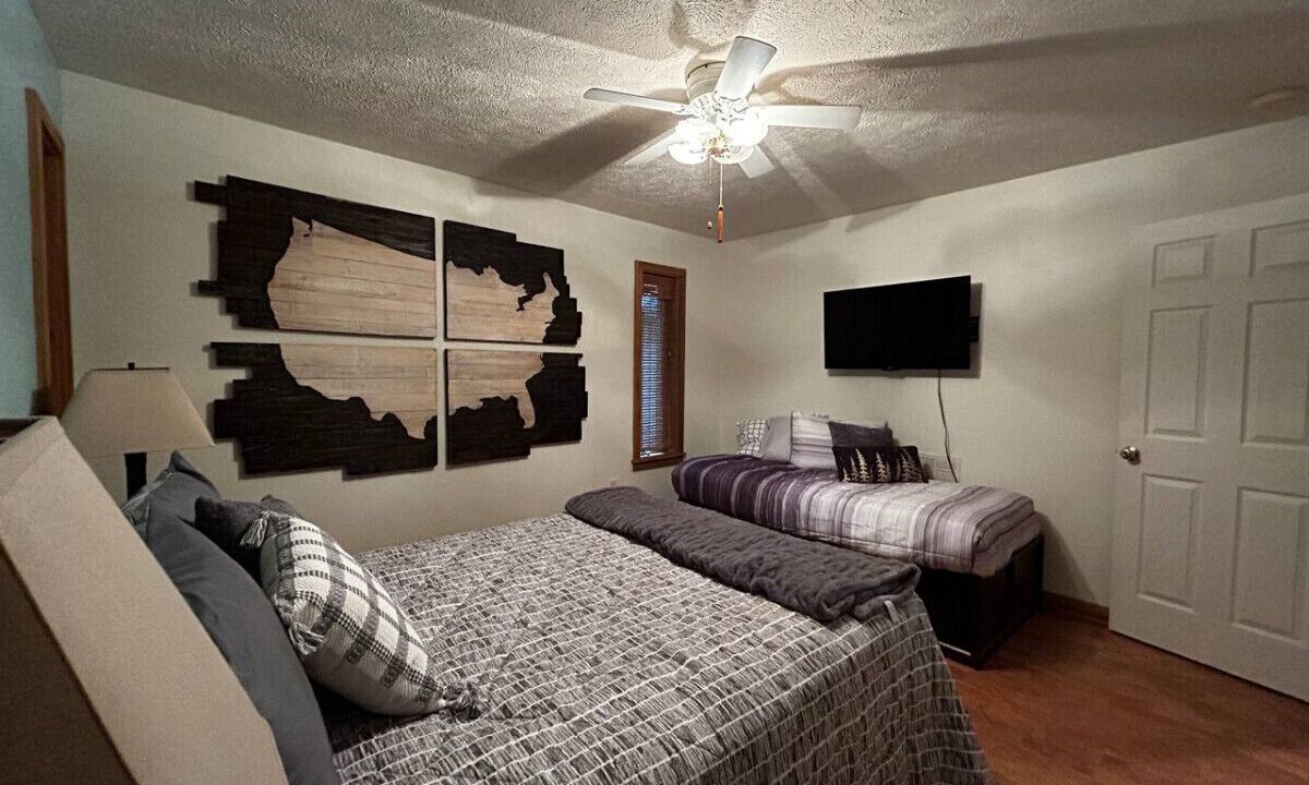 Photo of Bedroom in Alpine Lake