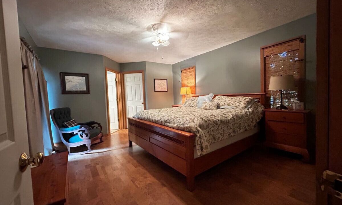 Photo of Bedroom in Alpine Lake