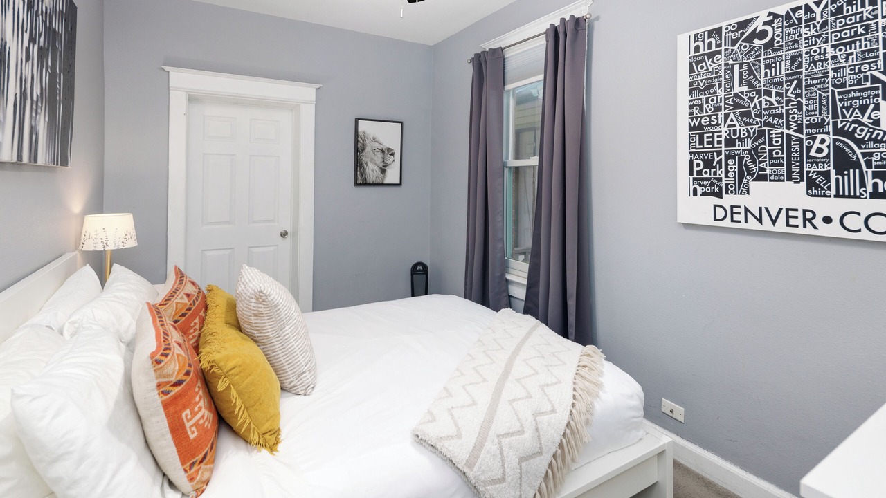 Photo of Bedroom in Lincoln Park