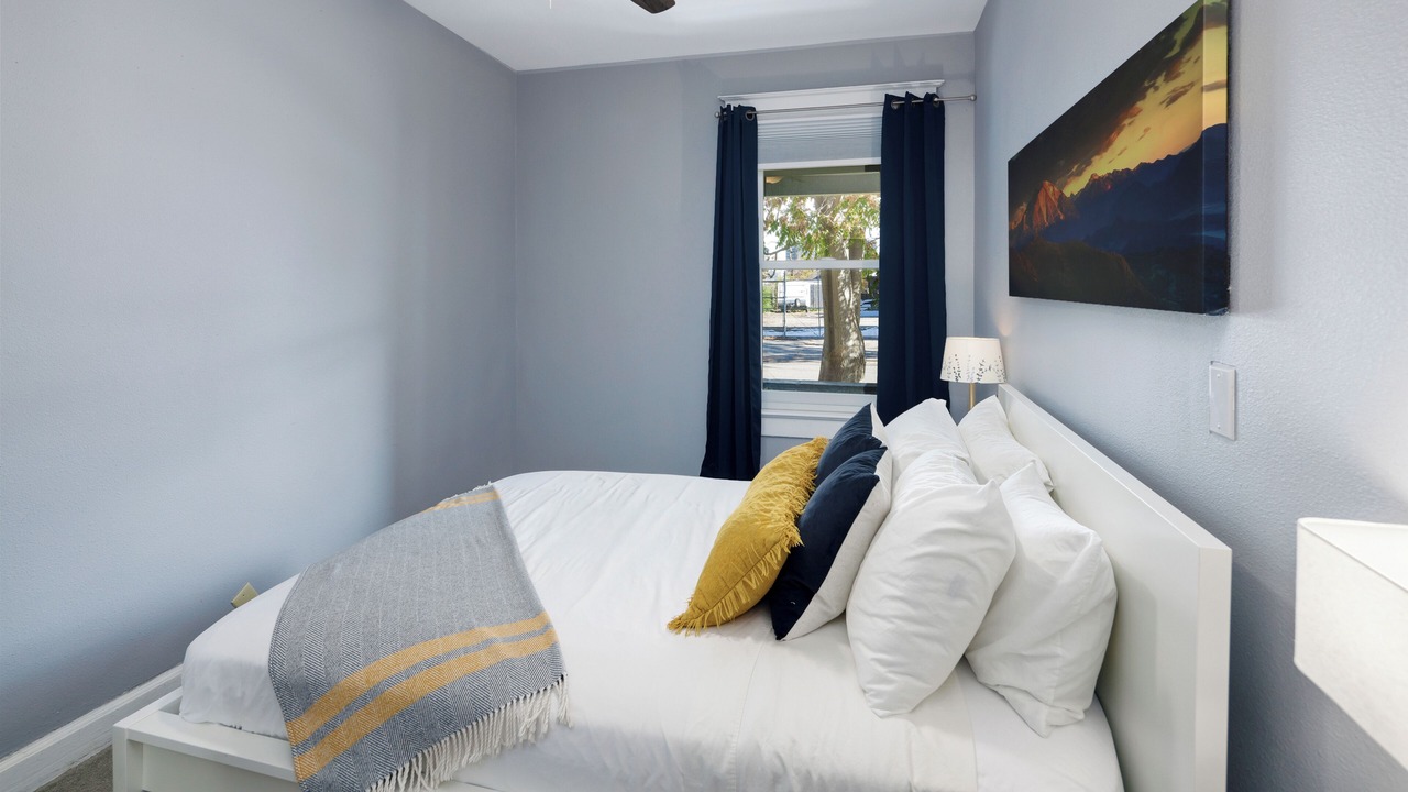 Photo of Bedroom in Lincoln Park
