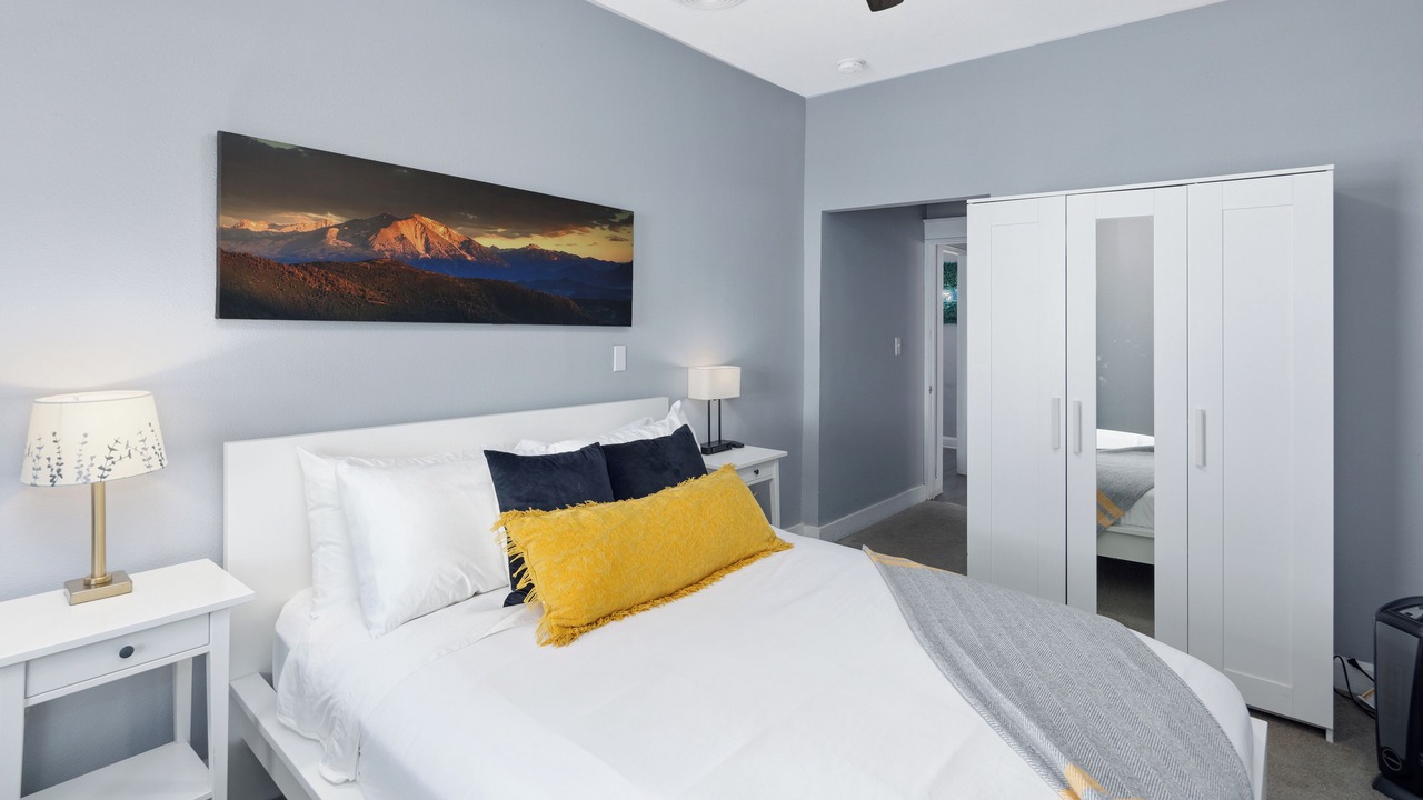 Photo of Bedroom in Lincoln Park