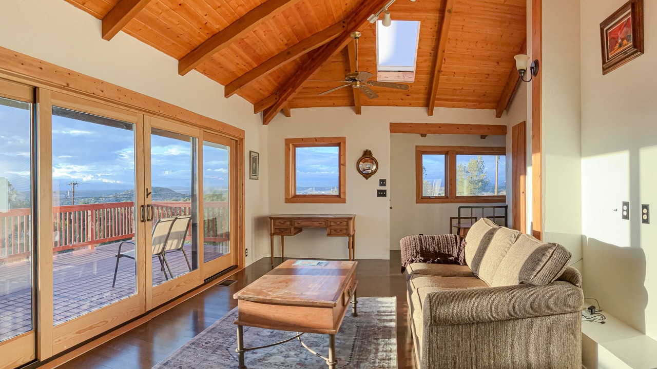 Photo of Livingroom in Lake Montezuma