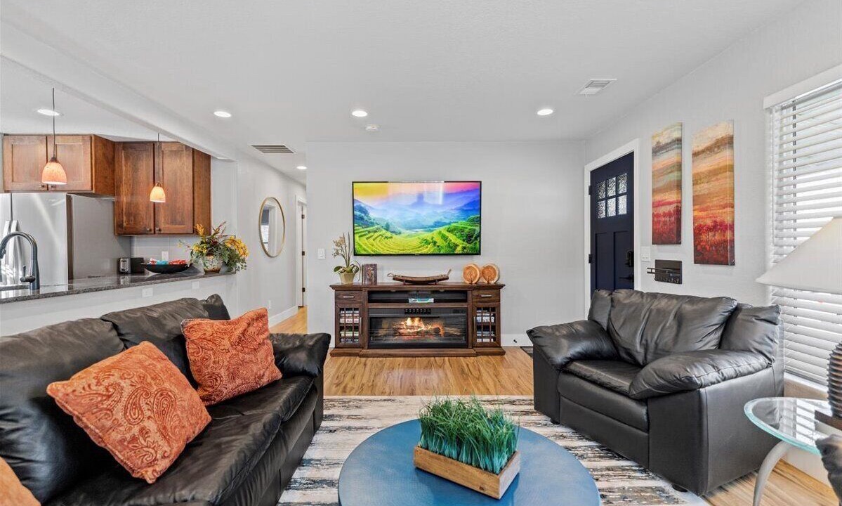 Photo of Livingroom in Jewell Heights - Hoffman Heights