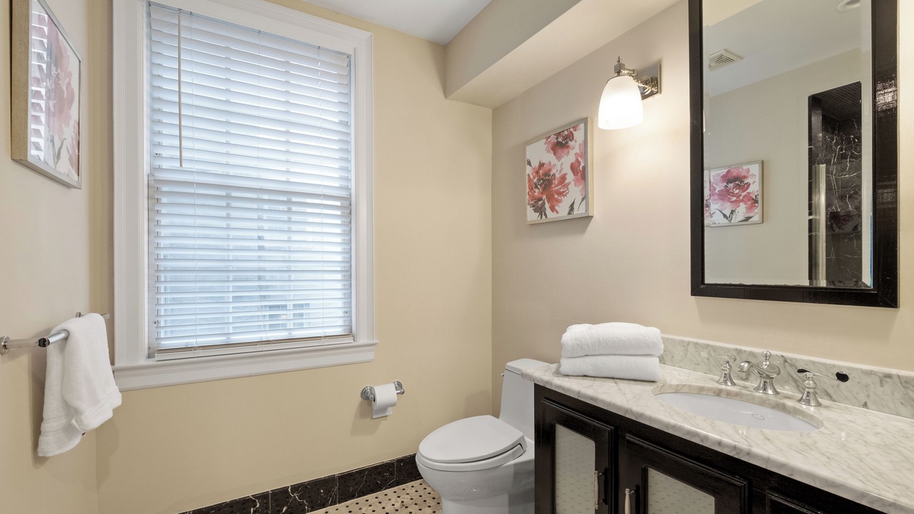 Photo of Bathroom in Rittenhouse Row