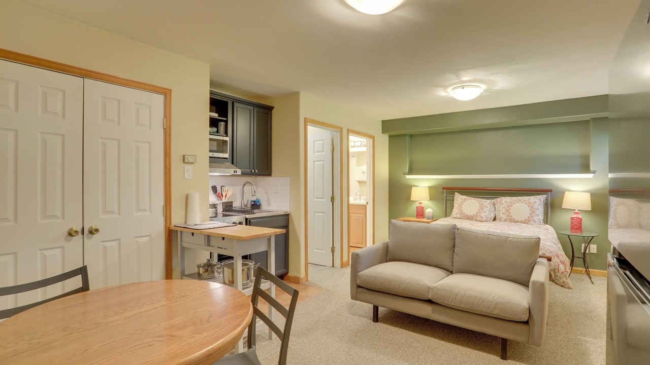 Photo of Bedroom in Edwards