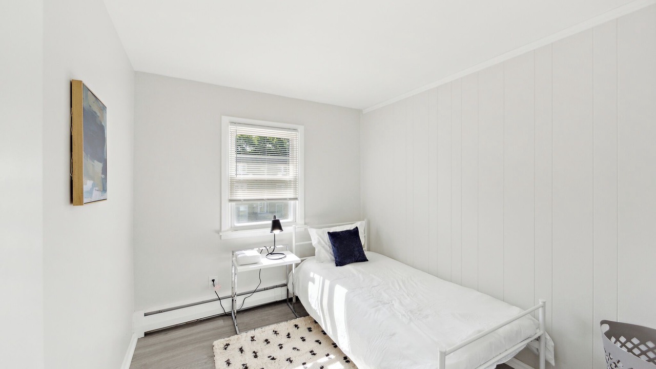 Photo of Bedroom in Newark
