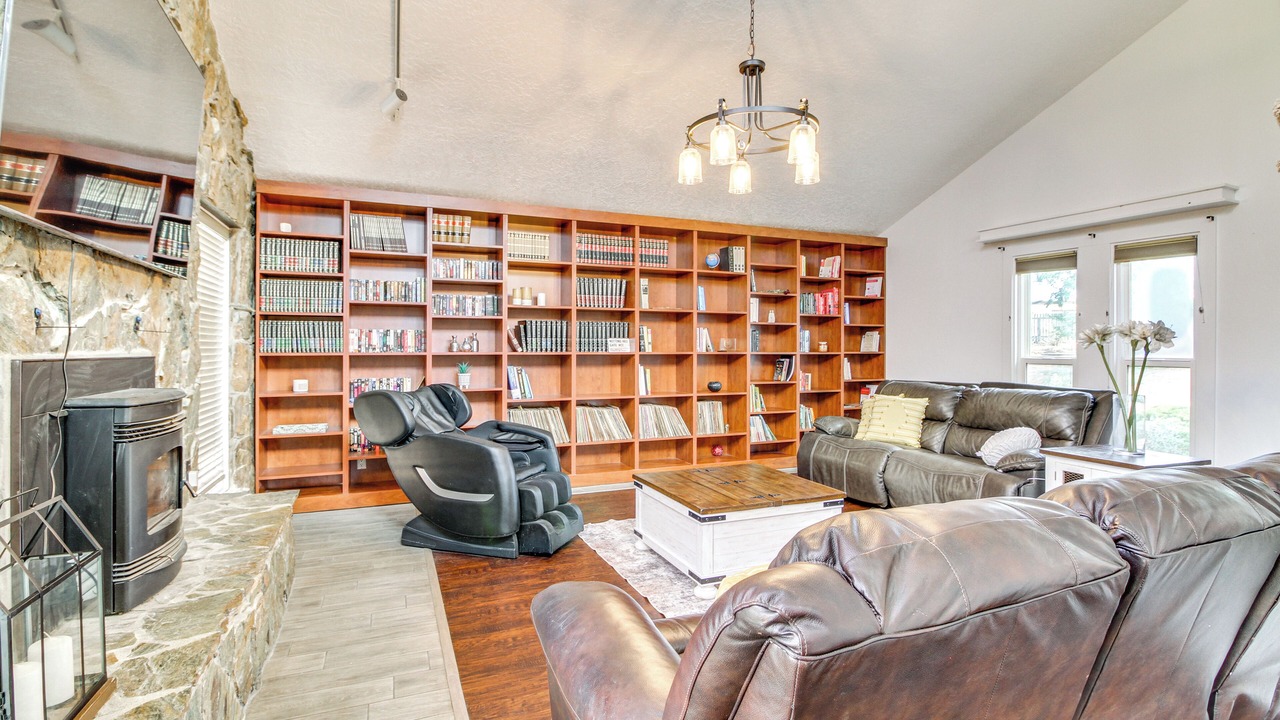 Photo of Livingroom in Paradise Hills Civic