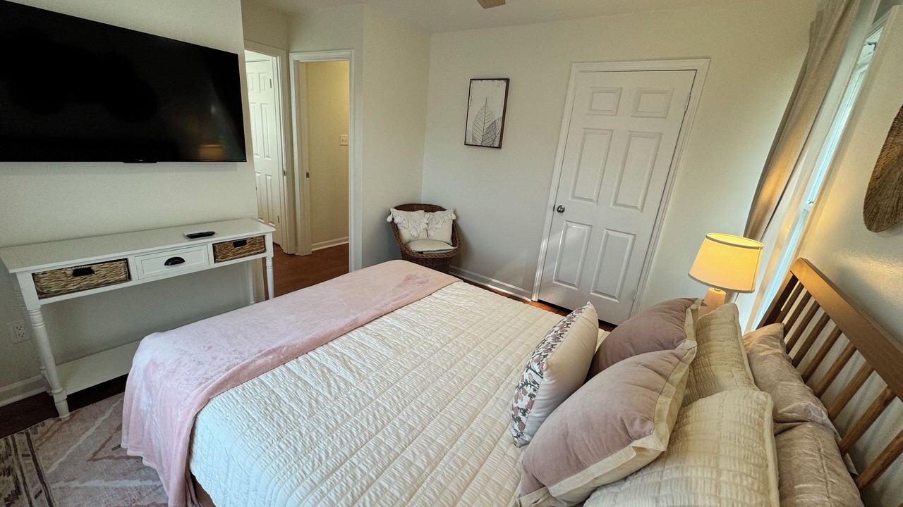 Photo of Bedroom in University District