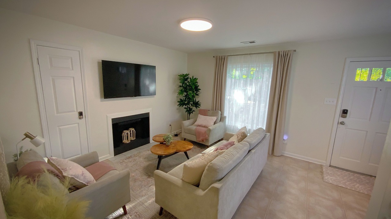 Photo of Livingroom in University District