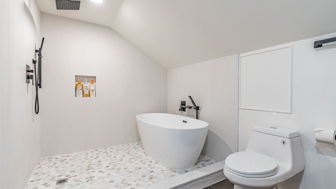 Photo of Bathroom in East Queen Anne
