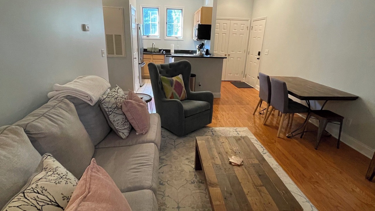 Photo of Livingroom in First Ward