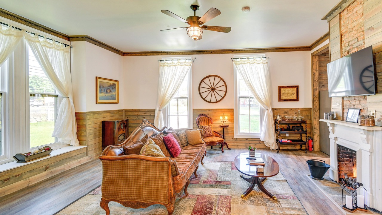 Photo of Livingroom in Whites Creek