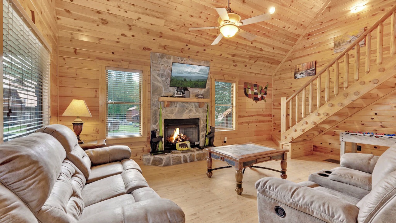 Photo of Livingroom in White Oak Lodge