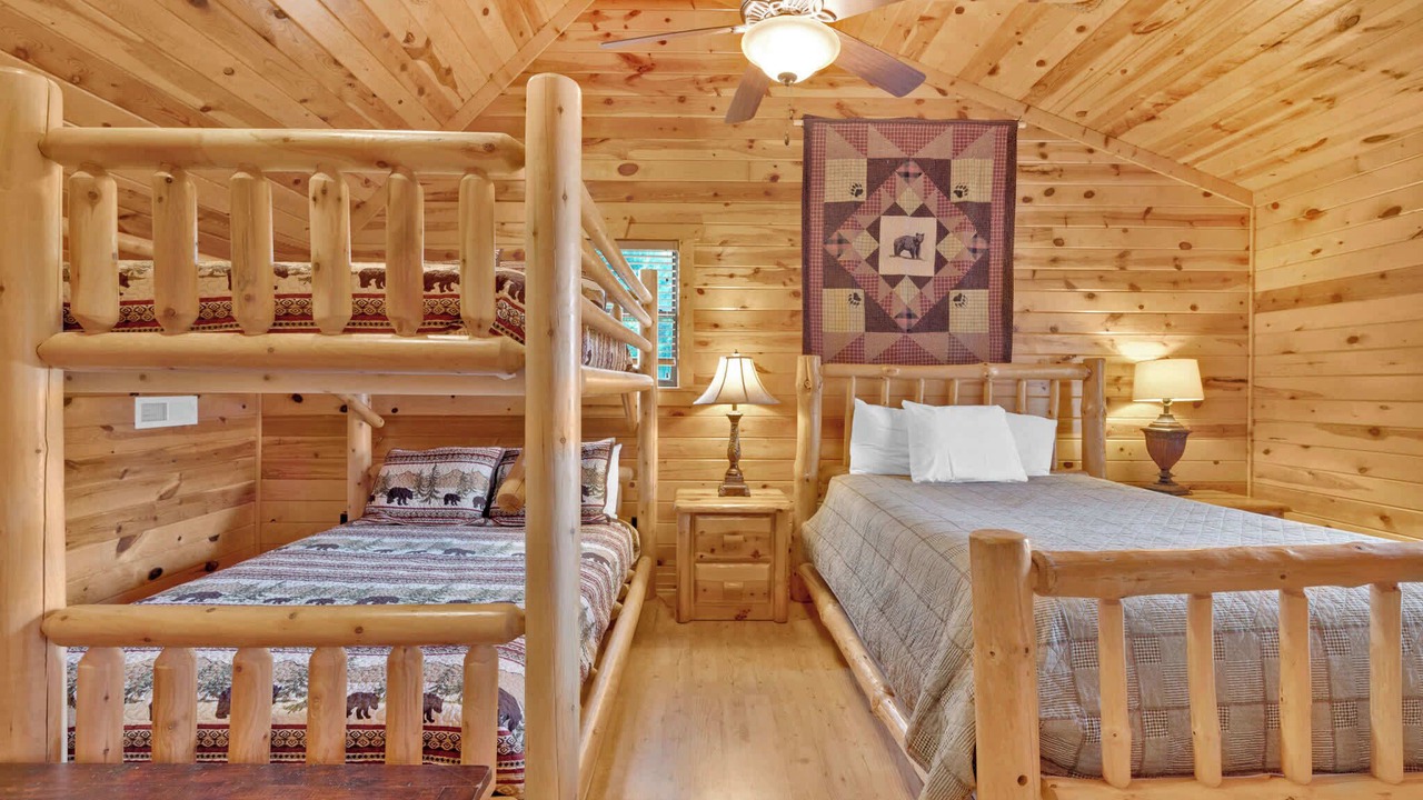 Photo of Bedroom in White Oak Lodge