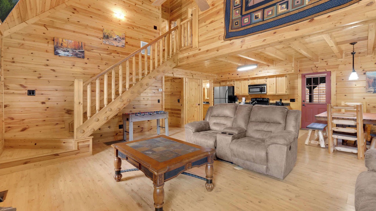 Photo of Livingroom in White Oak Lodge