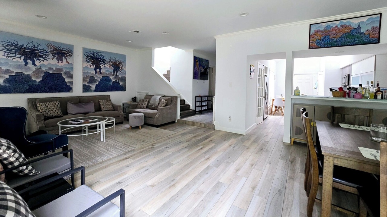 Photo of Livingroom in Memorial