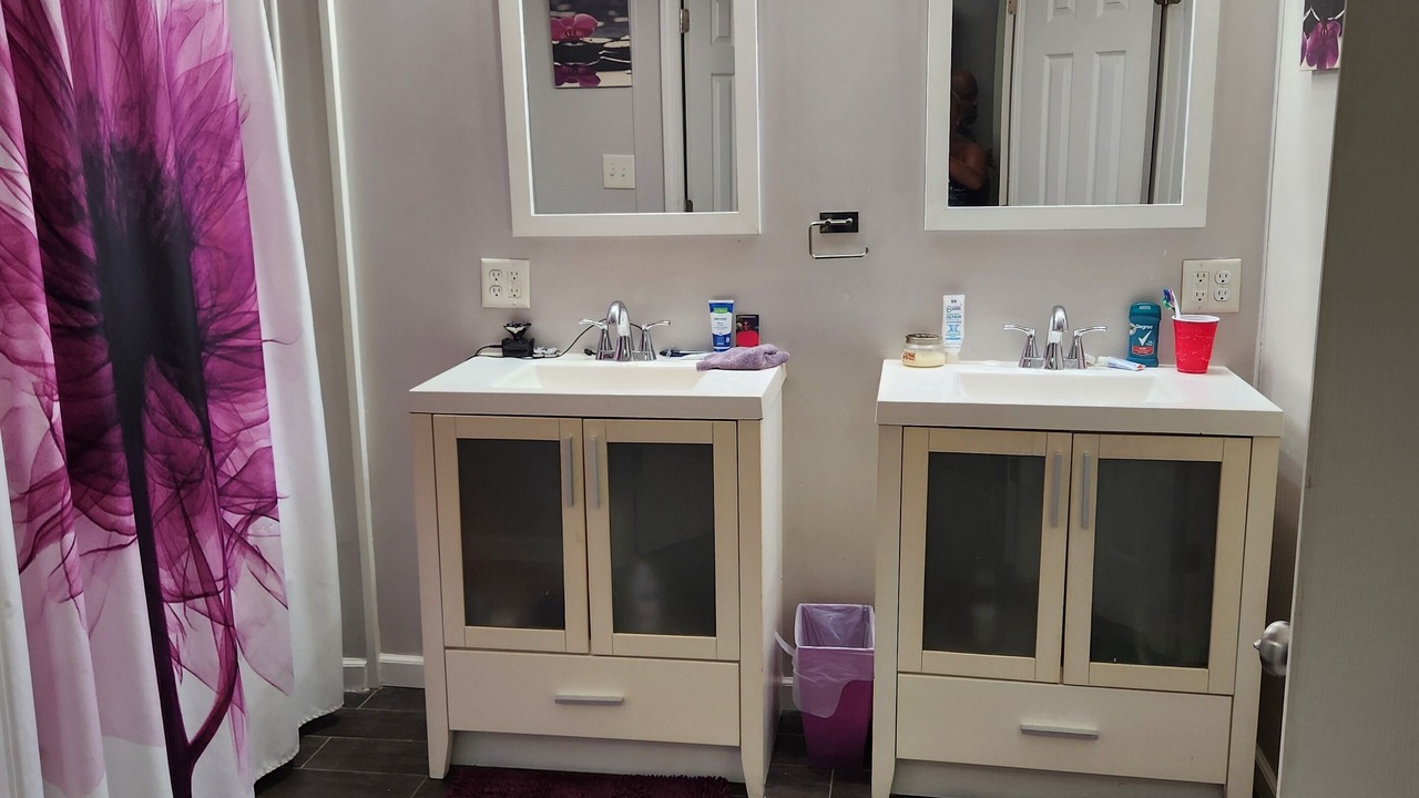 Photo of Bathroom in Star City