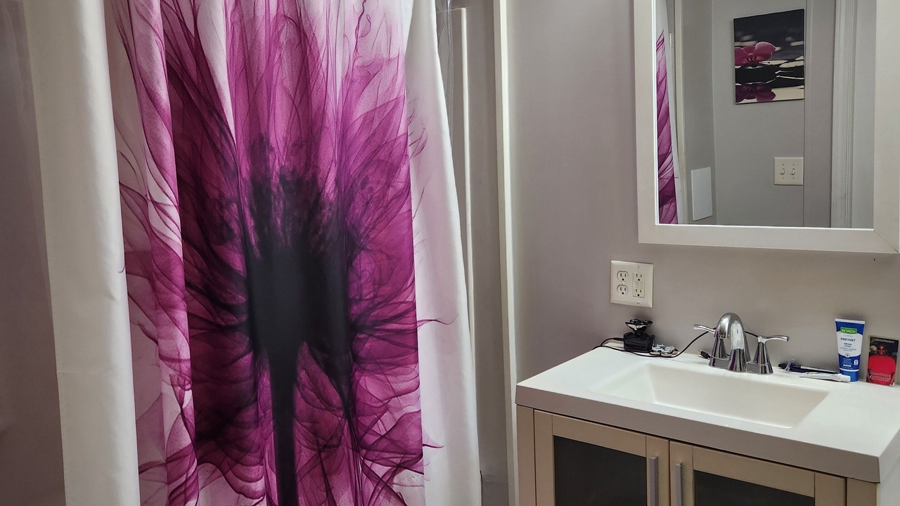 Photo of Bathroom in Star City