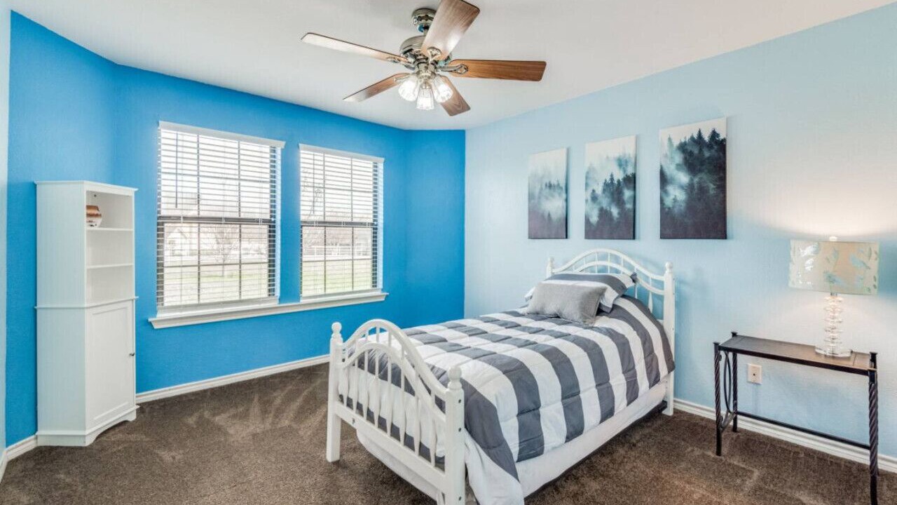 Photo of Bedroom in Ellis County