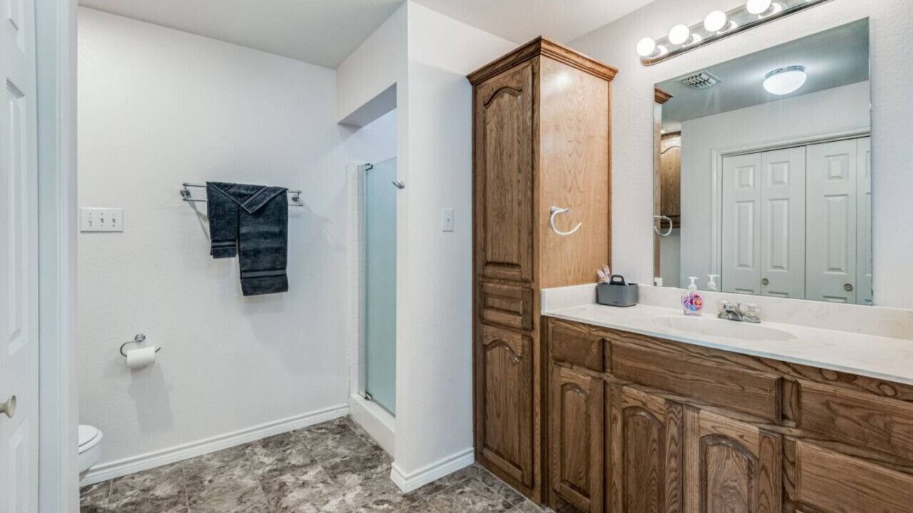 Photo of Bathroom in Ellis County