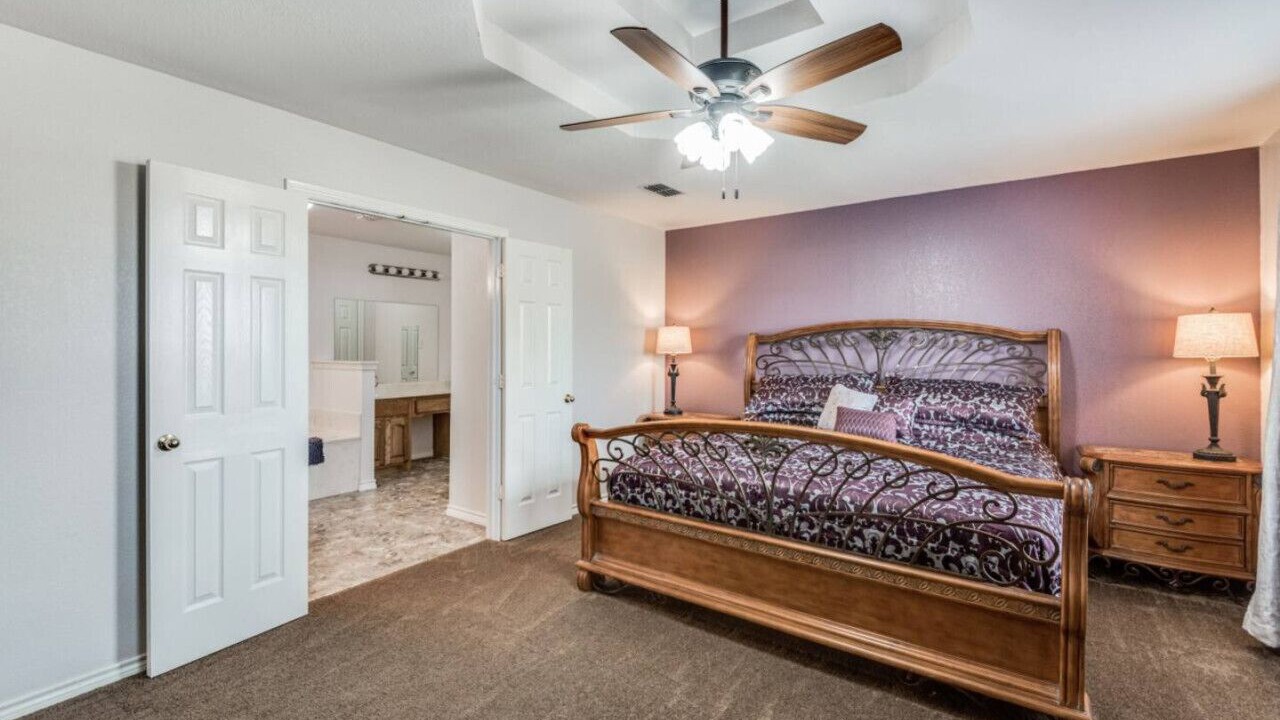 Photo of Bedroom in Ellis County