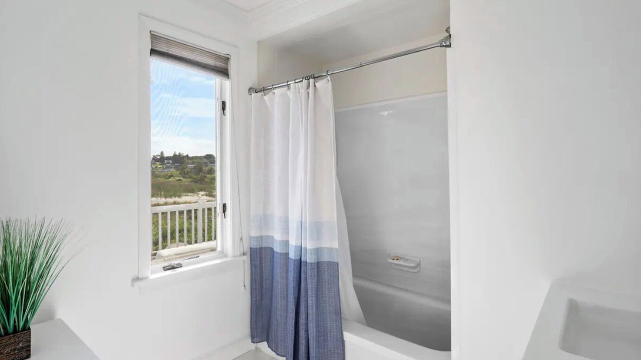 Photo of Bathroom in Bonnet Shores