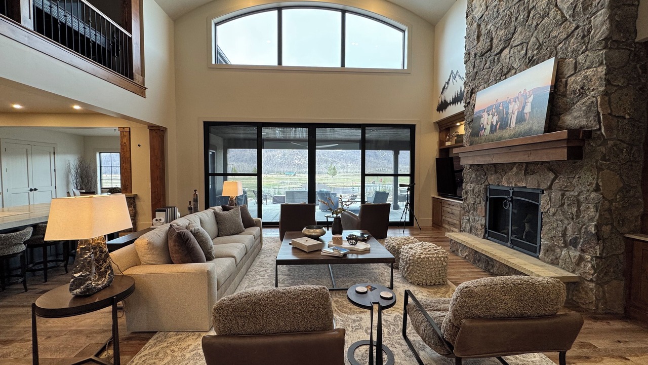 Photo of Livingroom in Grand Lake