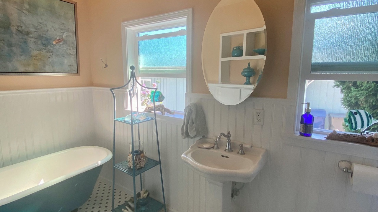 Photo of Bathroom in Silver Lake