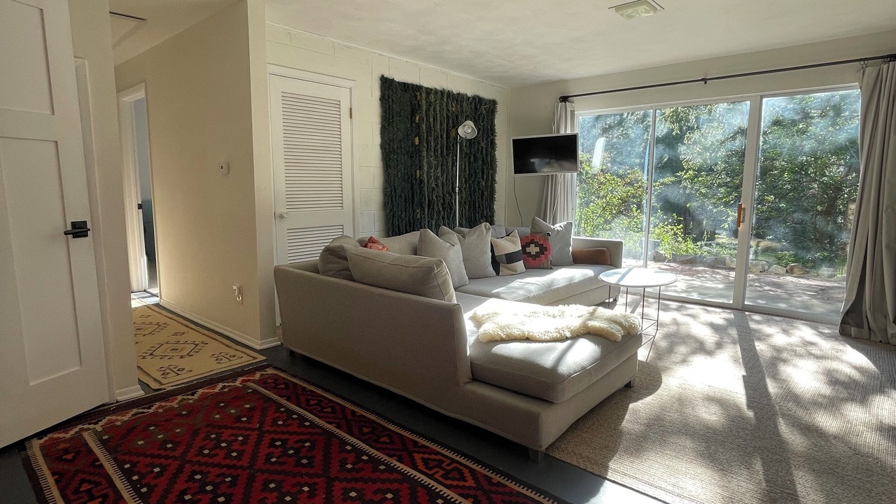 Photo of Livingroom in Jamestown