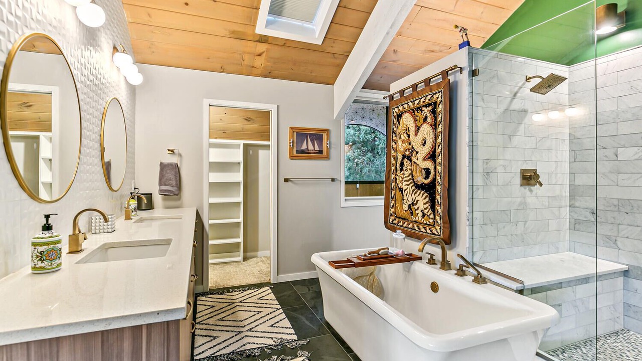 Photo of Bathroom in South Park Hill