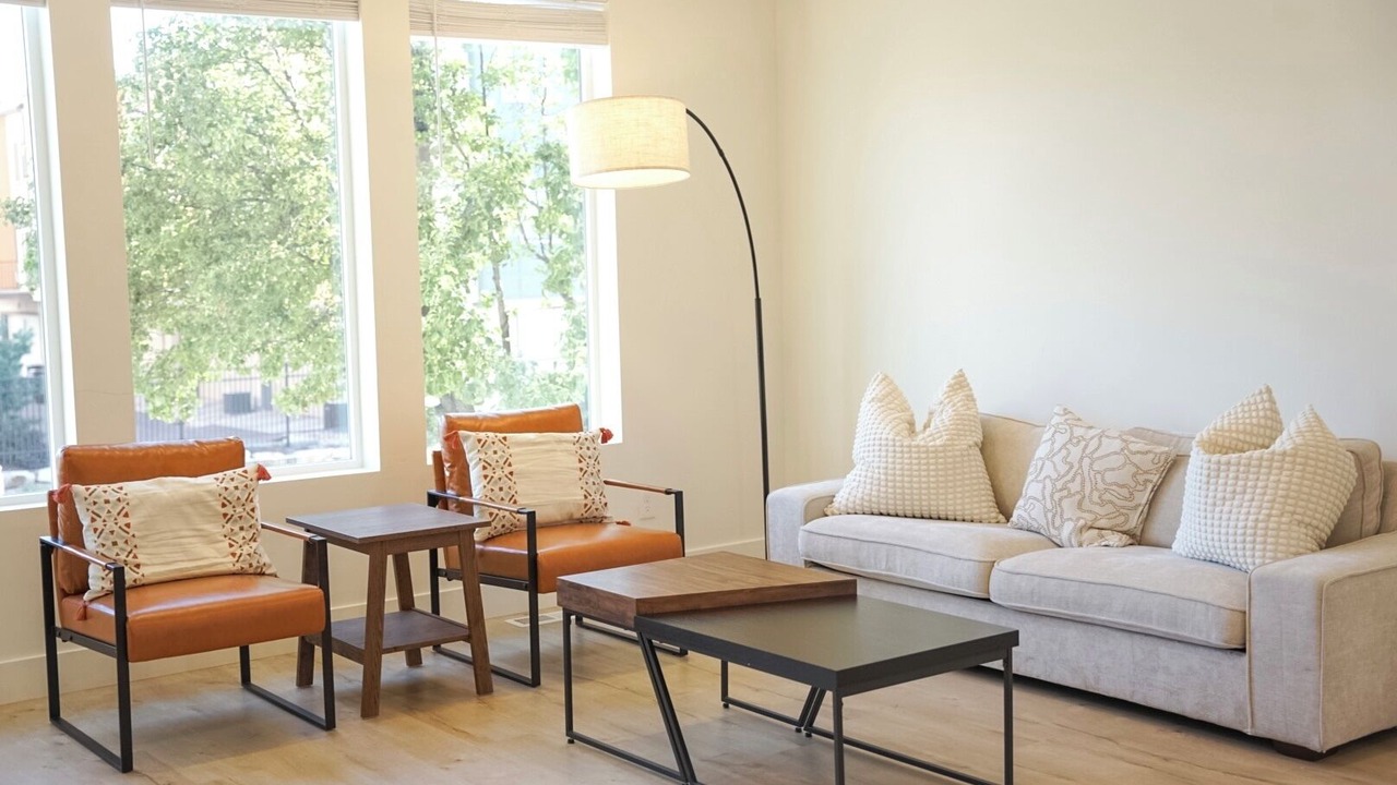 Photo of Livingroom in Midvale