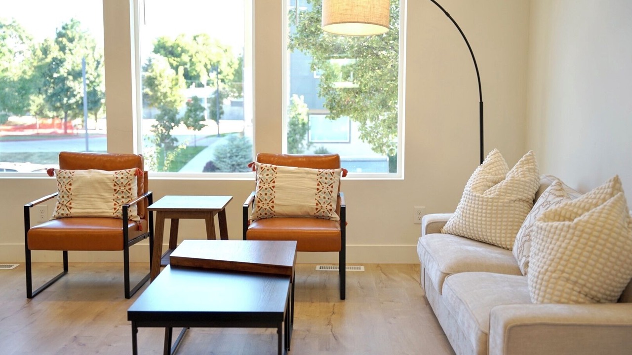 Photo of Livingroom in Midvale