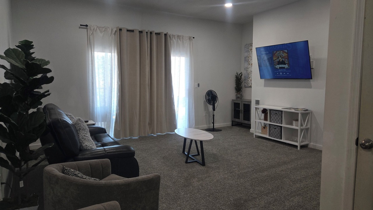 Photo of Livingroom in Wheeling