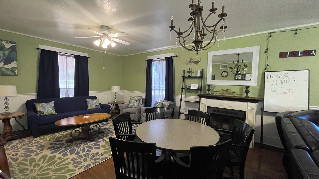 Photo of Livingroom in Hearne
