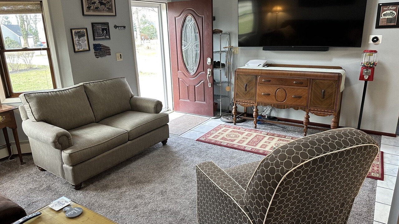 Photo of Livingroom in Lake Erie Beach