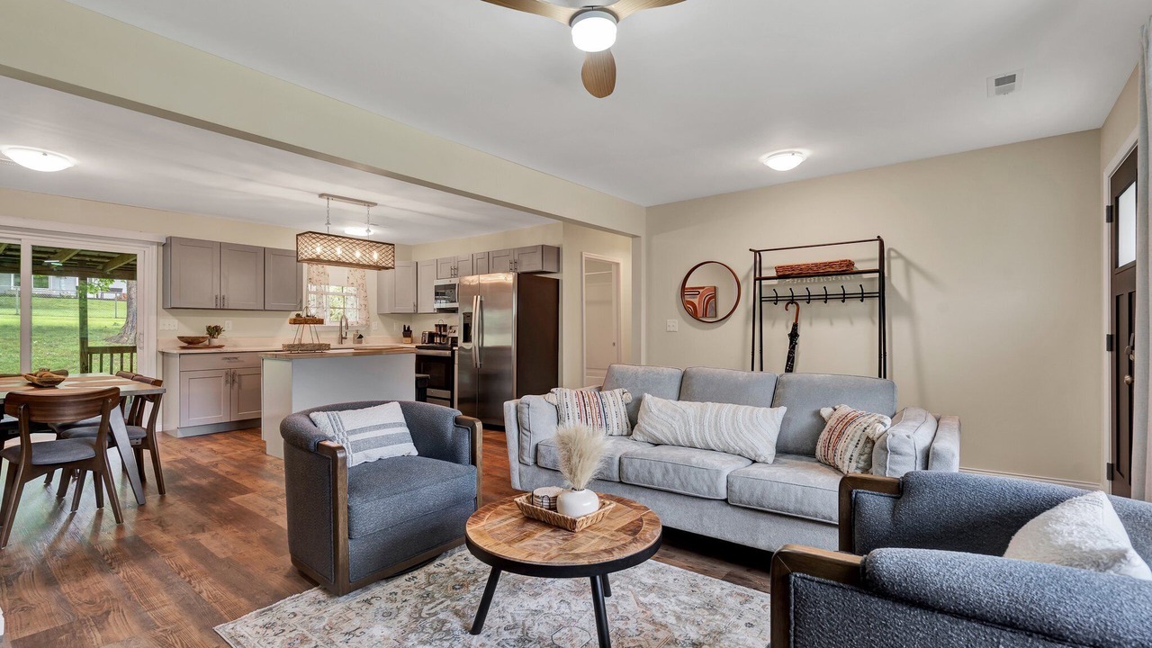 Photo of Livingroom in Collegedale