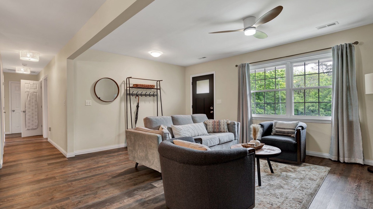 Photo of Livingroom in Collegedale