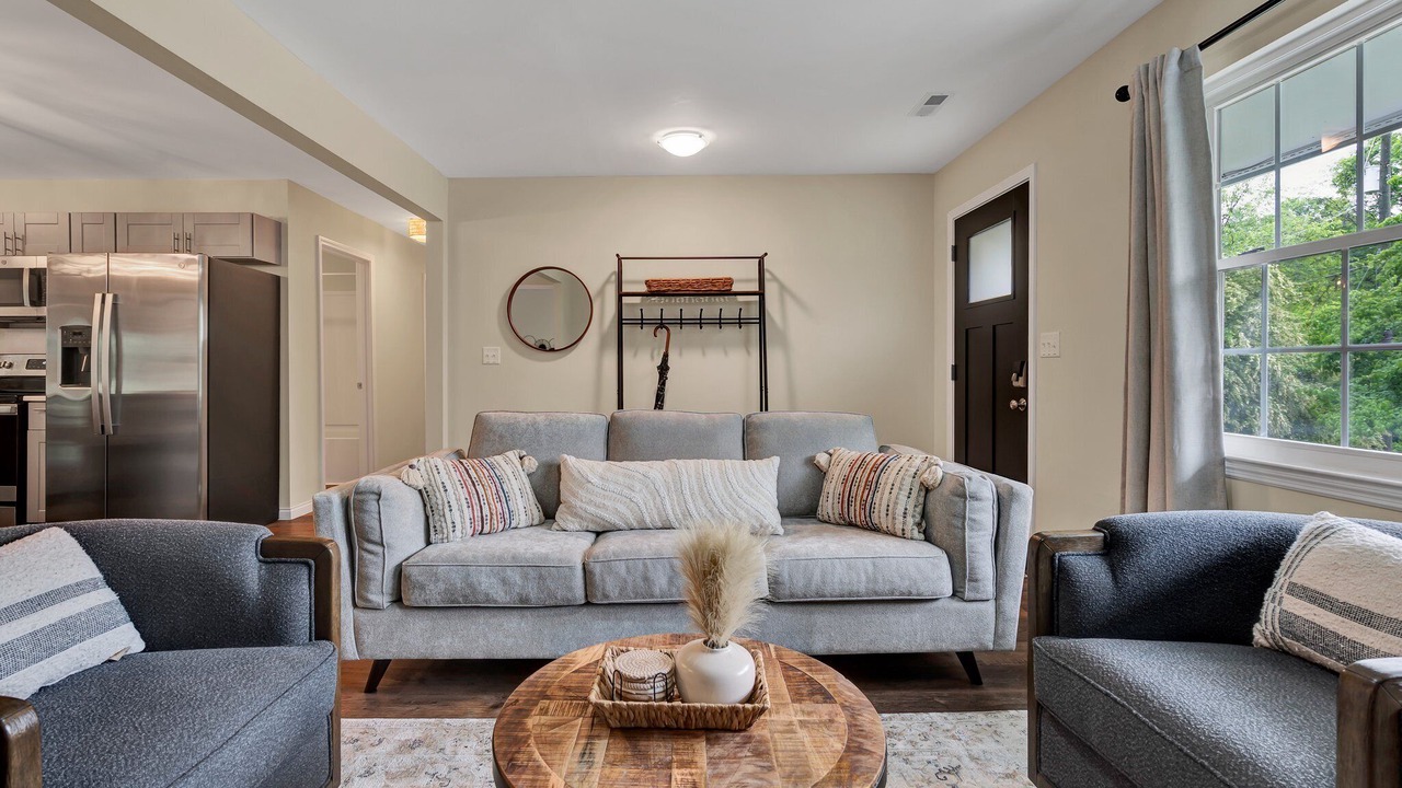 Photo of Livingroom in Collegedale